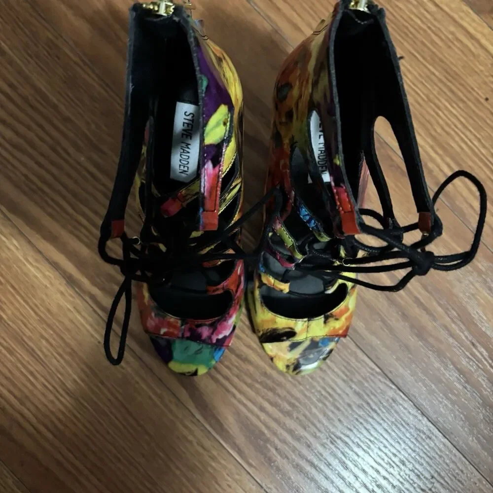 Steve Madden Women’s 7.5 Multicolor Floral Strappy Open Toe Lace-Up Heels